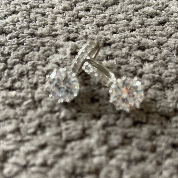 Clear stone drop earrings w/smaller clear stones set tone diamond like - Picture 4 of 11